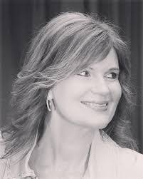 Beckie Thompson's Instagram, Twitter & Facebook