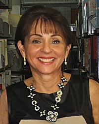 A nossa última homenageada em nosso centenário é a bibliotecária Lilia Maria  Bitar Neves, atual chefe.