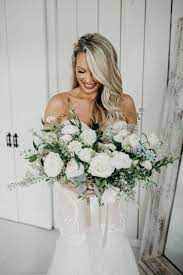 A Gorgeous Minimal White Washed Barn Wedding In All White White Rose Wedding Bouquet Perfect Wedding Dress White Roses Wedding