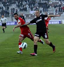 8 haziran 1988) forvet mevkisinde oynayan polonyalı millî futbolcudur. Grosicki Krizi Fotomac