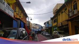 Maybe but it probably sounds like generic kampung malay accent to me. Mengenal Seremban Ibu Kota Negeri Sembilan Malaysia