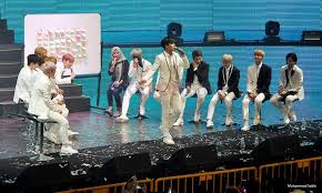 Challenge lagu kpop ini menjadi trend dikalangan penggemar dan banyak banget yang. Hoshi Seventeen Ubah Lagu Anak Korea Jadi Bahasa Indonesia Okezone Celebrity