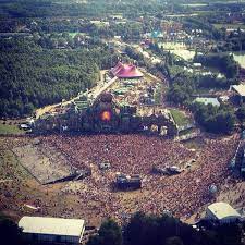 Tomorrowland is the best music festival in the world, and you want to get there calm and happy, so read how to blogeintrag. Tomorrowland Honig