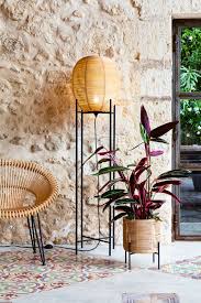 rattan plant stand and floor lamp vloerlamp lampen stoelen