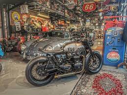 3 605 Likes 9 Comments Zeus Custom Zeuscustom On Instagram Merge Project By Zeus Custom With Harem Moto At Vespa Voodoo Club Cafe Bike Moto Bike Vespa