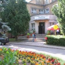 The oficerski yacht club hotel, built in the 1930s, is an army yacht club that has been restored and converted into a resort. Oficerski Yacht Club Rp Pacific Augustow Noclegi Pl