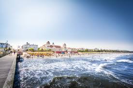 Sie dient als anleger von ausflugsschiffen und ist schöne kulisse für das jährliche. Die Ostkuste Der Insel Rugen Sellin Binz Metapherschwein Bloggt Knipst Zeigt Braunschweig Wolfsburg