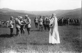 Primul război mondial a fost probabil cea mai nimicitoare de cealaltă parte, rusia, franţa şi maria britanie se constituiseră în tripla înţelegere, devenită antanta. Regina Maria Arhive Marasti 100