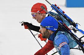 France's martin fourcade edges out germany's simon schempp in a stunning finish in the men's biathlon 15km mass start at the winter olympics in pyeongchang. Biathlon Photo Finish Is The Best Ending Of The 2018 Winter Olympics Sbnation Com