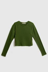 tai-sao-nen-chon-ao-thun-gan-tay-dai-co-tron