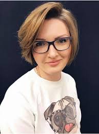 Blunt cut with jagged curls. 7 Reasons To Cut Your Hair Short And How To Do It Right