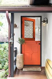 Model pintu minimalis tahun 2020 dari kayu akan menjadi elegan dan semakin lengkap untuk rumah anda. Ini Dia Lima Warna Cat Interior Yang Menjadi Tren Tahun 2020