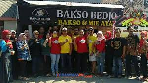 Kebakaran yang melanda pasar terbesar di gombong itu terjadi setelah subuh tadi. Anda Pingin Bedjo Datang Ke Warung Bakso Bedjo Kebumen24 Com
