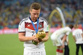 Join the discussion or compare with others! Mustafi Wechsel Zu Schalke Macht Die Bundesliga Zur Liga Der Weltmeister Aktuelle Schalke News Transfergeruchte Hintergrundberichte Uvm