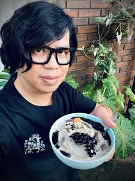 在午後的微風裡，用一大碗剉冰， 把夏日的燥熱溶解成清涼🌿❄️ #午後時光#夏日清涼