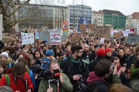 25 000 können s gewesen sein. We Should Worry We Should Panic Fff Demo In Berlin Bericht Wwf Jugend