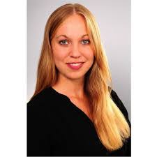 Laura Dollinger's Instagram, Twitter & Facebook