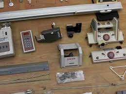 Commencer un tricot, cotes 1 x 1, placer le peigne et le poids, puis passer en jersey. Singer Memomatic Electric Doublebed Knitting Machine Youtube