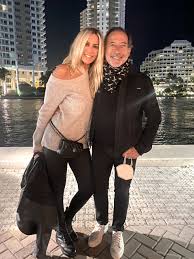 Poné a francella (serie de tv). Publikolas Vacaciones De Guillermo Francella Y Su Esposa En Miami Cena Con Amigos Y Reencuentro Con Famosos Publiko
