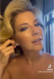 #grwm for NYE in NYC at @MetOpera 🥂 Wearing vintage 1960s, head to toe 😉