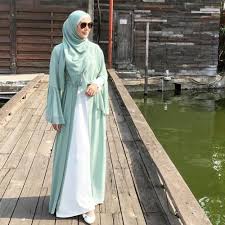Gamis hijau botol cocok dengan jilbab warna apa nusagates sumber : Inspirasi Outfit Hijab Warna Hijau Mint Versi Selebriti Anggun Sekali Avanascarf