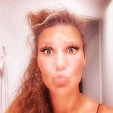 Jocelyn Krause's Instagram, Twitter & Facebook