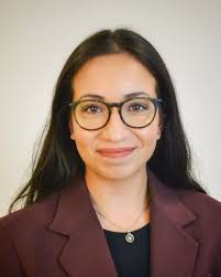 Julia Moniz's Instagram, Twitter & Facebook