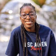 Meet one of our graduating seniors, Adriaonna Hill 🎓 Hailing from  Batesburg-Leesville, Adriaonna is a sociology major in the School of Arts,  Humanities, and Social Sciences. “USC Aiken was so affordable,” and