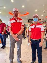 Psp assistant secretary general leong mun wai answers inconvenient questions with nuss. Lee Hsien Yang And Leong Mun Wai Of Psp Share Heartfelt Connection Between Their Fathers At Tiong Bahru Market The Online Citizen Asia