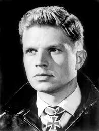 Wikifamouspeople has ranked hardy krüger as of the popular celebs list. Bilderstrecke Zu Hardy Kruger Zum Achtzigsten Hamlet Unter Nibelungen Bild 3 Von 3 Faz