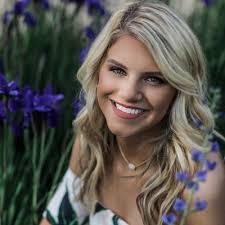 Julie Rieman's Instagram, Twitter & Facebook