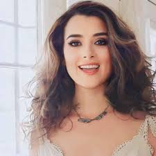 Smiling through the chaos, shining through the calm. Confidence is my best  filter❤️❤️❤️❤️🥰💝💝💝💓💓💓