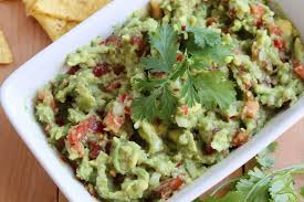 Guacamole Kostlich Mit Tortilla Chips Dailyvegan Rezept In 2020 Tortillas Lebensmittel Essen Rezepte