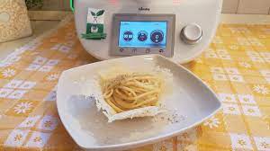 Scopri ricette, idee per la casa, consigli di stile e altre idee da provare. Spaghetti Cacio E Pepe Per Bimby Tm6 Tm5 Tm31 Youtube