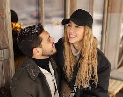 Родился 30 декабря 1987 года, вырос в черновцах. Dasha Kvitkova I Nikita Dobrynin Zhdut Rebenka