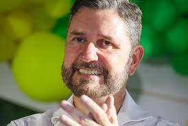 Na noite de ontem, tive a honra de prestigiar o Encontro Regional e a  Convenção Estadual do MDB 2025, realizado na querida Viçosa do Ceará! Uma  grande festa da democracia, da união