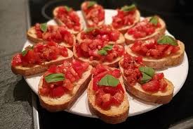 Bruschetta Mit Tomaten Und Knoblauch Von Ischilein Chefkoch Rezept In 2020 Bruschetta Mit Tomaten Bruschetta Lebensmittel Essen