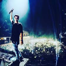 Judge jules is a british dance music dj, producer and entertainment lawyer. Gayasiatraveler Martingarrix Was Voted The Best Dj In The World On Saturday At Amf Ade Biggest Event It Is The Third Best Dj Martin Garrix Event Guide