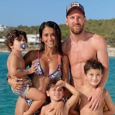Antonella is famous for being the wife of the football ace lionel messi. Antonella Roccuzzo Startseite Facebook