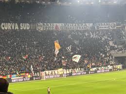 Der spanier kann den schuss an den die fans. Erleben Sie Die Juventus Spiele Als Vip Tickets 5 Hotel Flug Mit Privatjet Ab Zurich