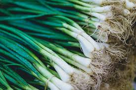 Compare chives to onion by vitamins and minerals using the only readable nutrition comparison tool. Shallots Vs Spring Onions What S The Difference New Idea Food