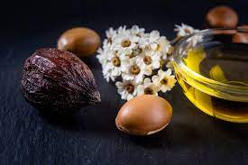 decouvrez 5 facons d utiliser l huile d argan en 2020 huile d argan cicatrices acne gommage visage
