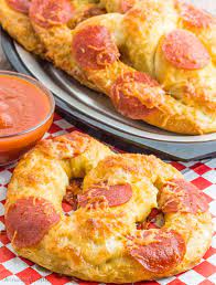 Pepperoni Pizza Pretzels A Fun Tasty Twist On Pizza Recipe Food Pepperoni Recipes Pepperoni Pizza