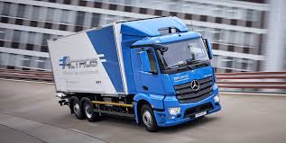 Mercedes' urban etruck has a range of 124 miles. A First Look At Mercedes Benz S Latest All Electric Truck The Eactros Electrek