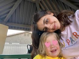 Mothers will be calling last Born pet names like say we be visitor😏