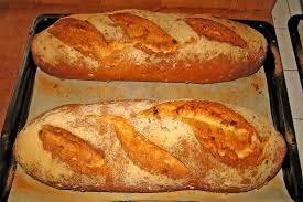 Scopriamo insieme due ricette per fare il muesli in casa con ingredienti naturali: Pane Di Semola Fatto In Casa La Ricetta Profumata E Croccante Siciliafan