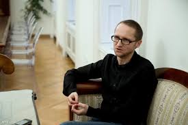 Az összeg öt (és fél) év alatt menne az ágazatba, s lenne belőle új rádió, újság, megyei, járási. Index Kultur Demeter Szilard Definialta Ki Szamit Magyar Ironak