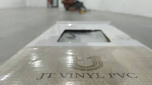 Pasti rasanya akan sangat berbeda sekali, selain bisa menggunakan desain sendiri. Harga Lantai Vinyl Bandung Terbaru 2021 Dengan Mutu Terbaik