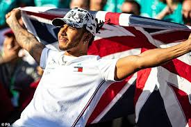 The world champion dropped to third in the opening stages. Sechs Mal Weltmeister Lewis Hamilton Anspruchsvolle 40 Millionen A Jahr Zu Unterzeichnen Fresh Bezug Mit Mercedes Aktuelle Boulevard Nachrichten Und Fotogalerien Zu Stars Sternchen