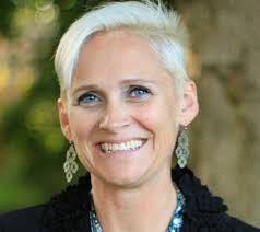 Elaine Guinn's Instagram, Twitter & Facebook